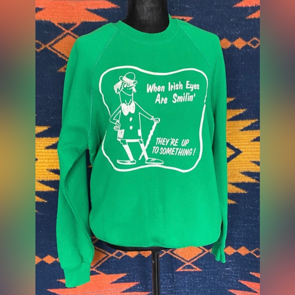 VTG “ When Irish eyes are Smiling” Graphic Crewneck Sweater! Size Large!